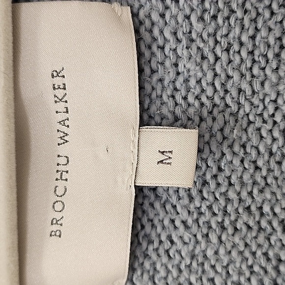 BROCHU WALKER Pia V-Neck Light Blue Size Medium - Picture 6 of 17